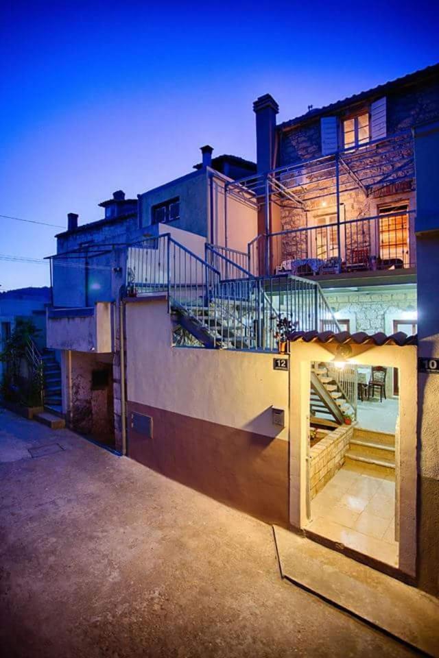Apartment Domina Vis Exterior foto